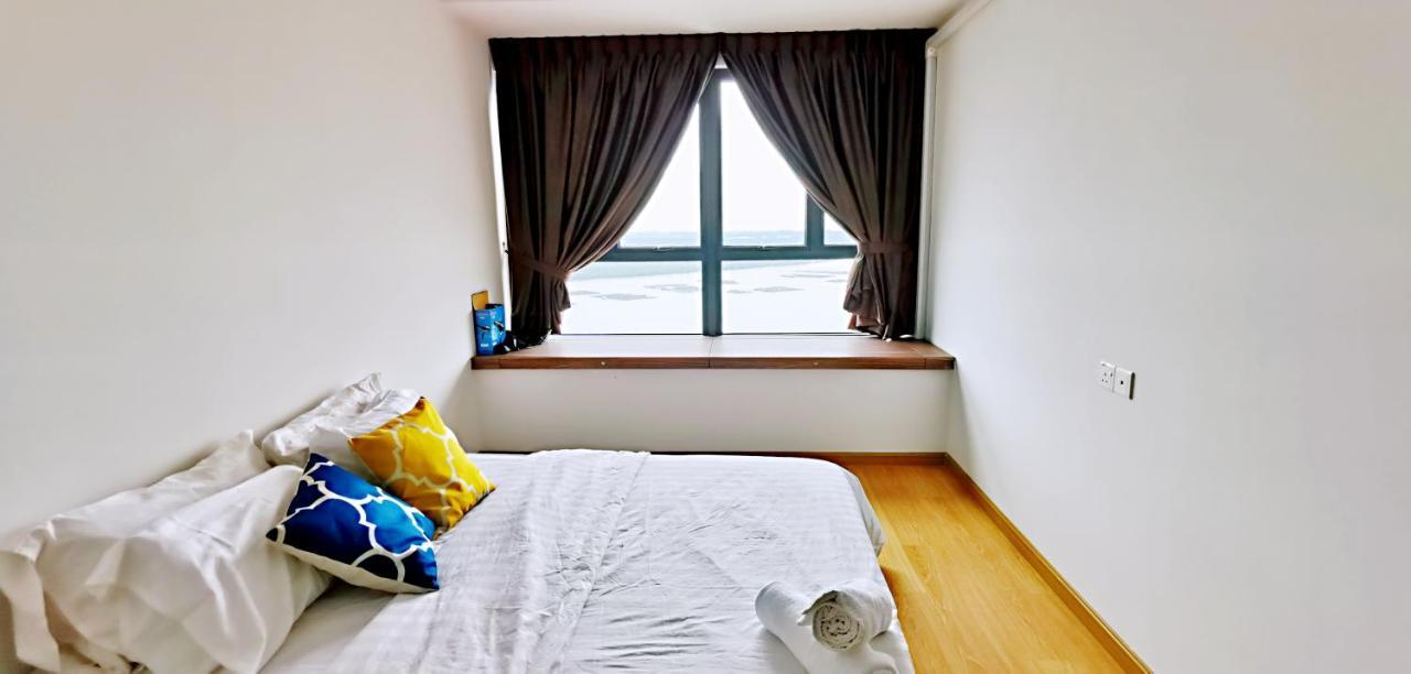 Superb Seaview Royal Strand Danga Bay Country Garden Johor Bahru Exterior photo